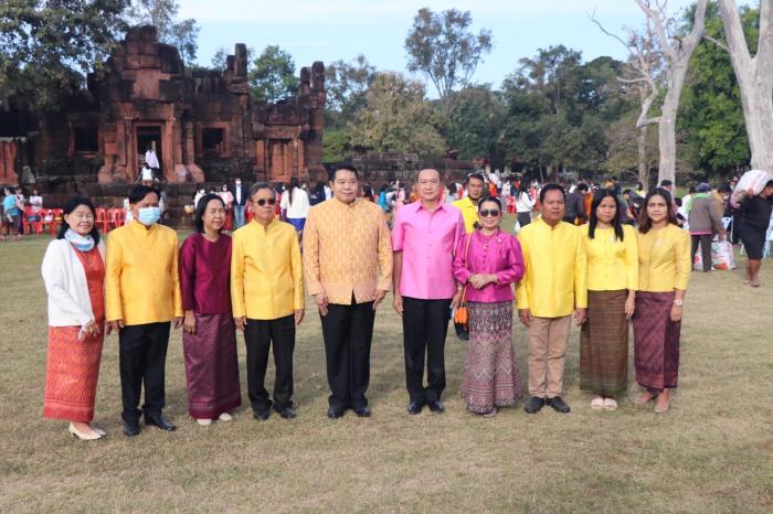 ทำบุญตักบาตร เนื่องในโอกาสวันขึ้นปีใหม่ ณปราสาทเปือยน้อย